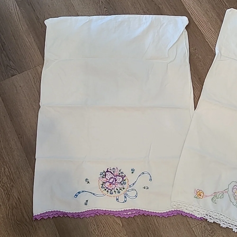 Vintage Embroidered White Pillowcases with Floral Design